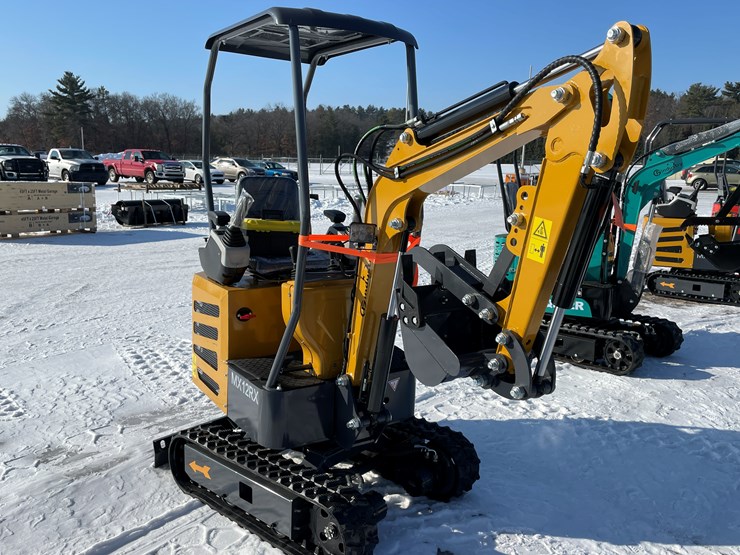 #5372-•-mx12rx-mini-excavator-image-2