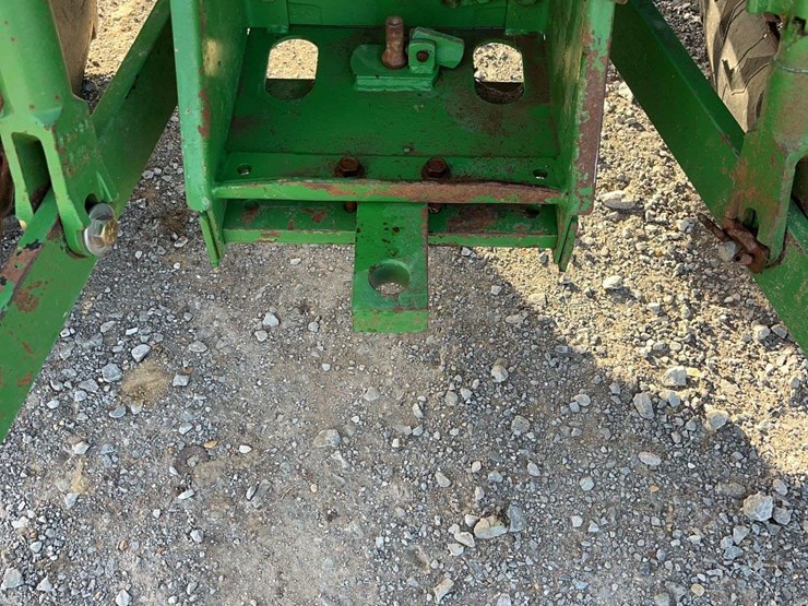 2013-john-deere-5045e-image-11