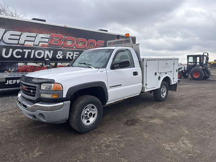 2003-gmc-k2500-image-1