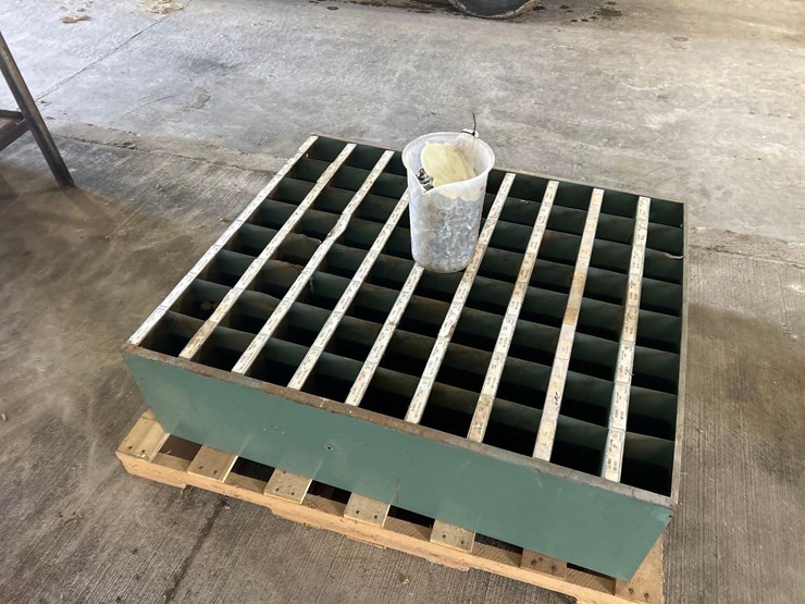 bolt-bin-w/-hardware-image-4