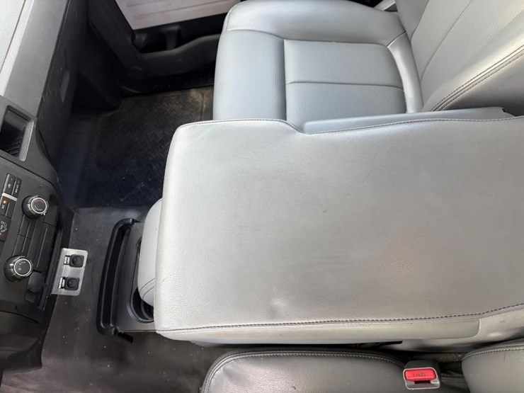 2013-ford-f150-xl-image-16