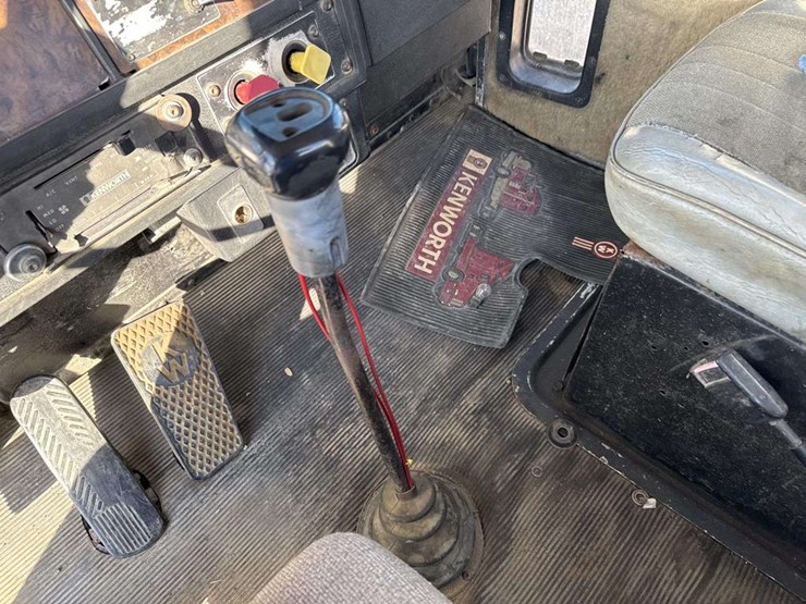 1991-kenworth-t400-image-27