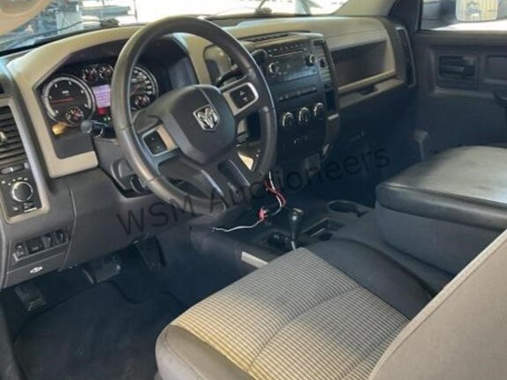 2010-dodge-2500-image-24