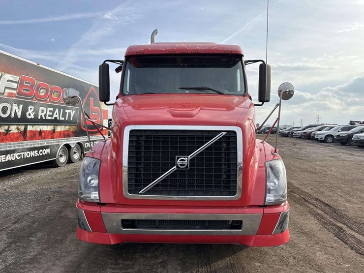 2007-volvo-vn-image-7