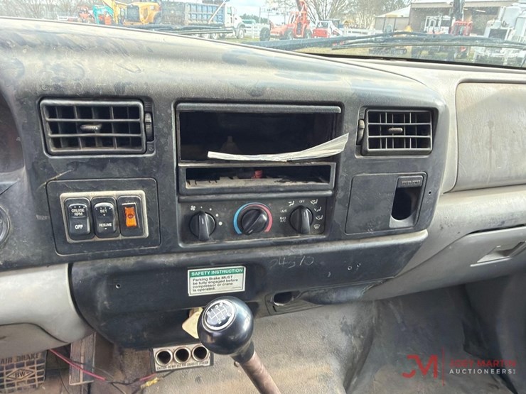 2001-ford-f650-image-30