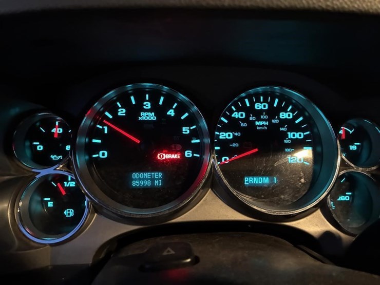 2011-chevrolet-2500-image-14