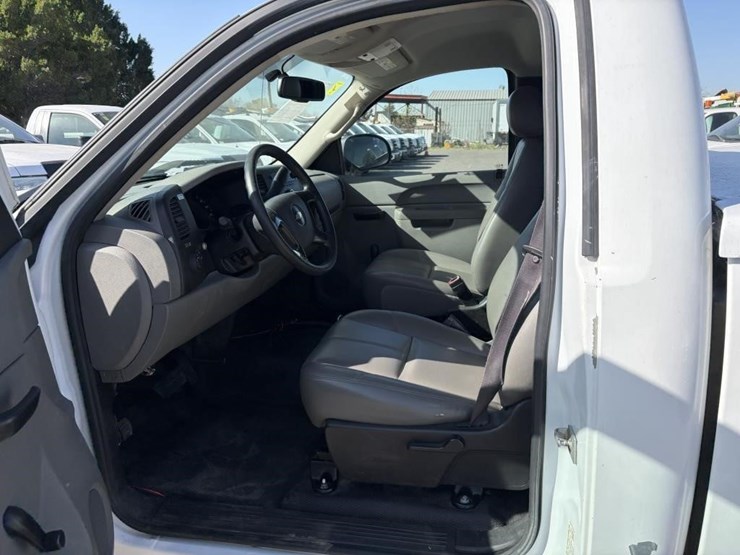 2011-chevrolet-1500-image-9