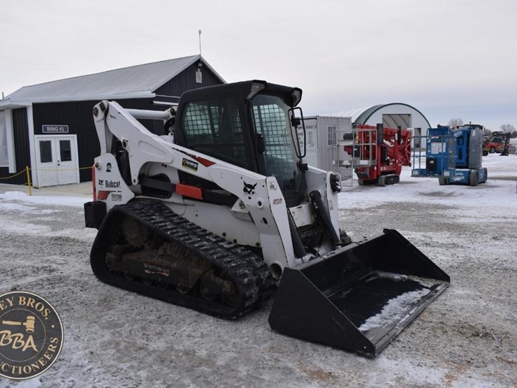 2021-bobcat-t870-image-65