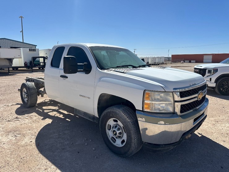 2013-chevrolet-silverado-2500hd-image-3