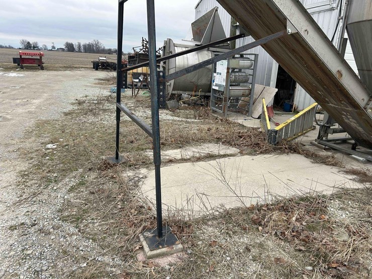 doyle-8-ton-stainless-steel-fertlizer-mixer-w/-conveyor-sells-offsite-image-5