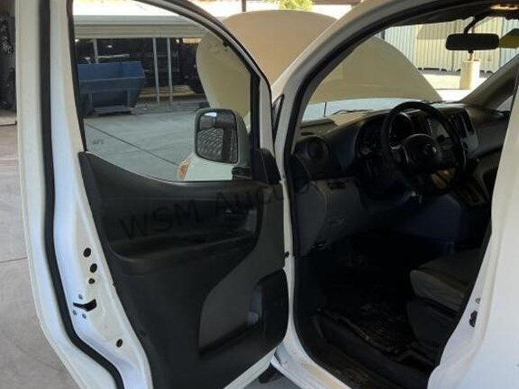 2017-nissan-nv200-image-23