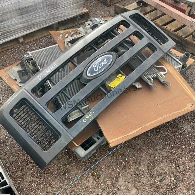 PALLET OF 2008 FORD SUPER DUTY PARTS