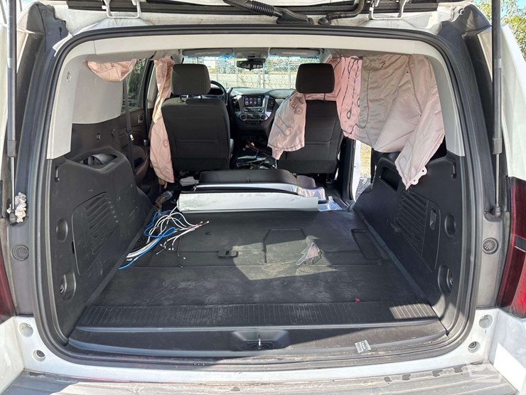 2019-chevrolet-tahoe-image-12