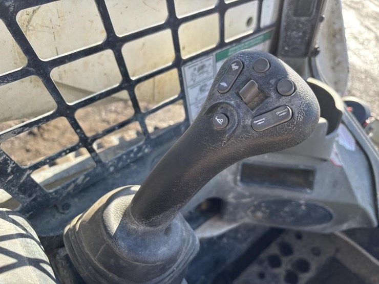 2019-bobcat-t770-image-14