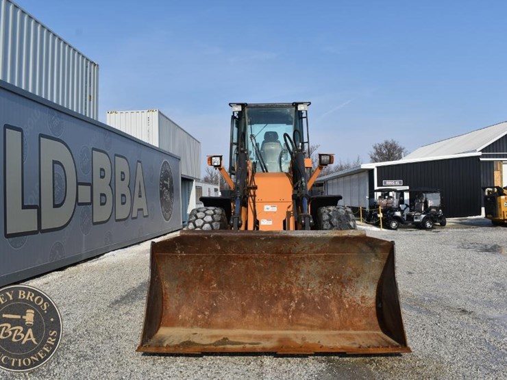 2003-case-621d-xt-image-11