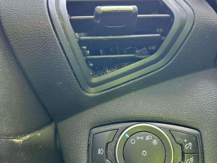 2015-ford-c-max-hatchback-image-13