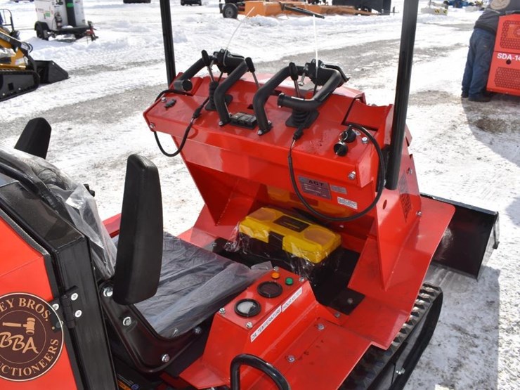 2025-agt-industrial-mini-skid-steer-41821-image-13