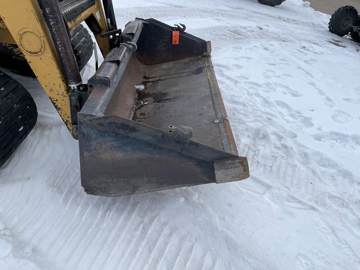 #7565-•-72"-bucket-image-2