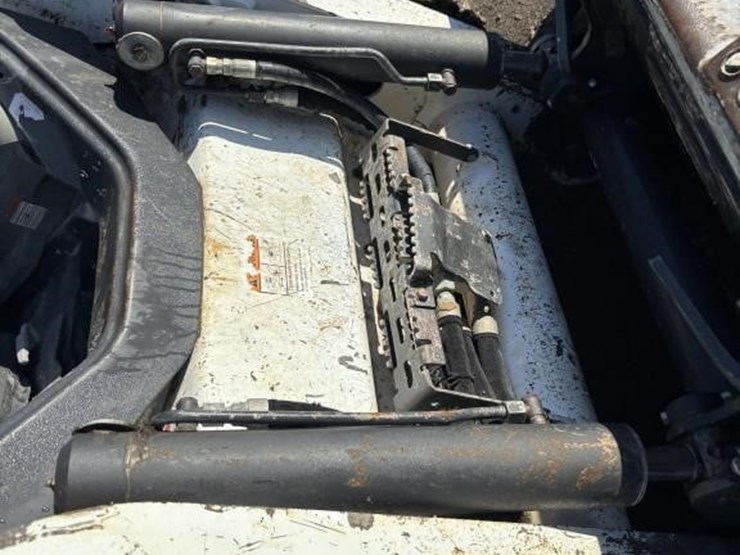 2019-bobcat-t770-image-8