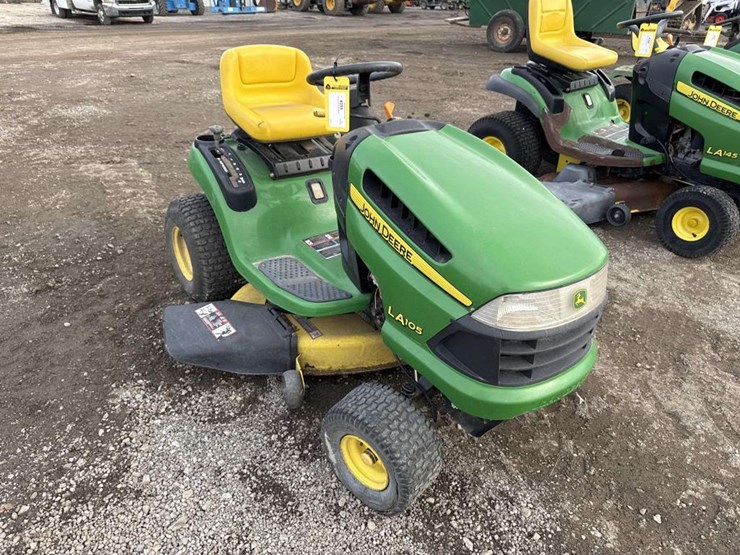 john-deere-la105-image-1