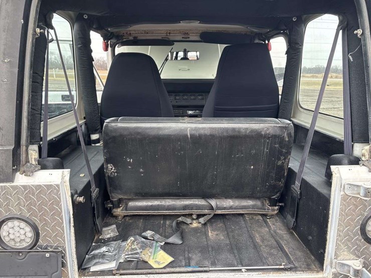 1999-jeep-wrangler-image-17