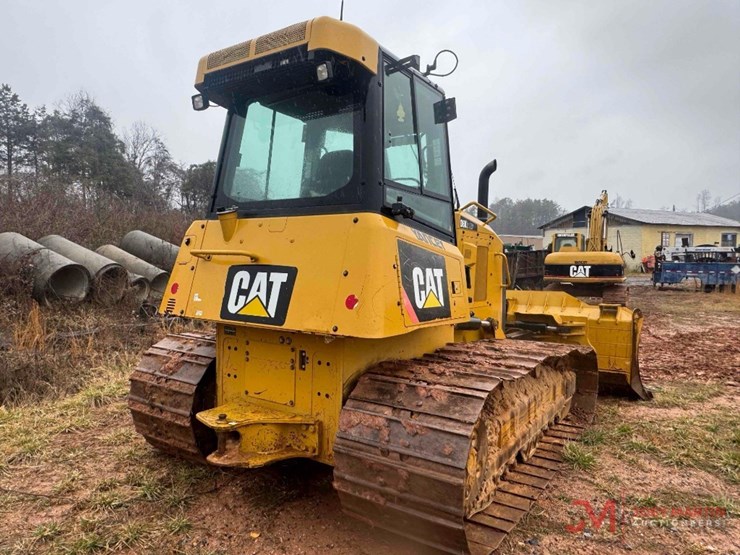 2017-caterpillar-d6k2-lgp-image-5