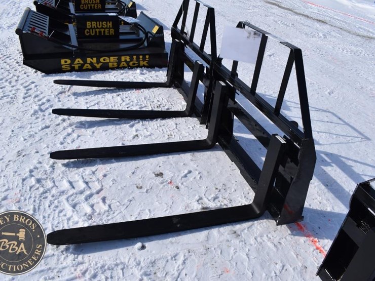 agt-industrial-pallet-fork-attachment-41886-image-3