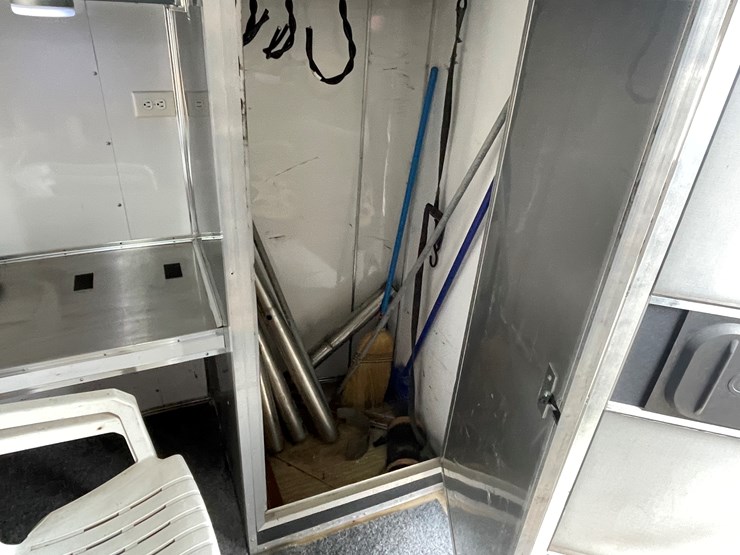 1999-united-expressline-image-28