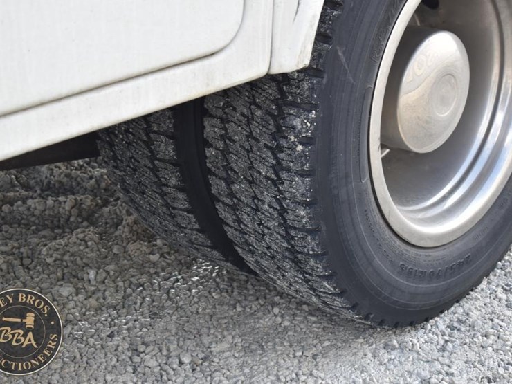 2008-gmc-topkick-c5500-image-30