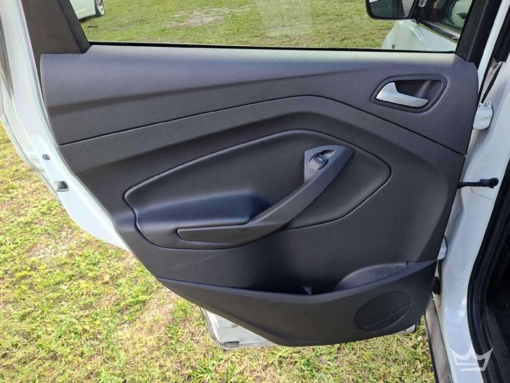 2015-ford-escape-image-35