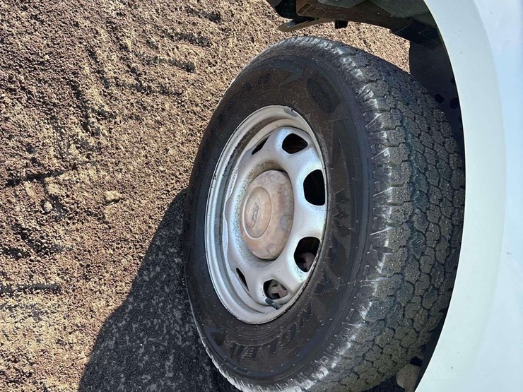 2016-ford-f-150-ext.-cab-pickup-truck-image-14