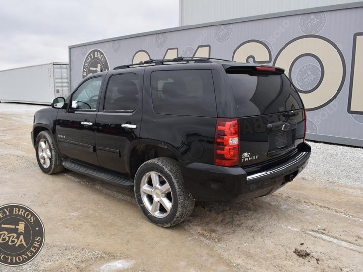 2013-chevrolet-tahoe-ls-image-5