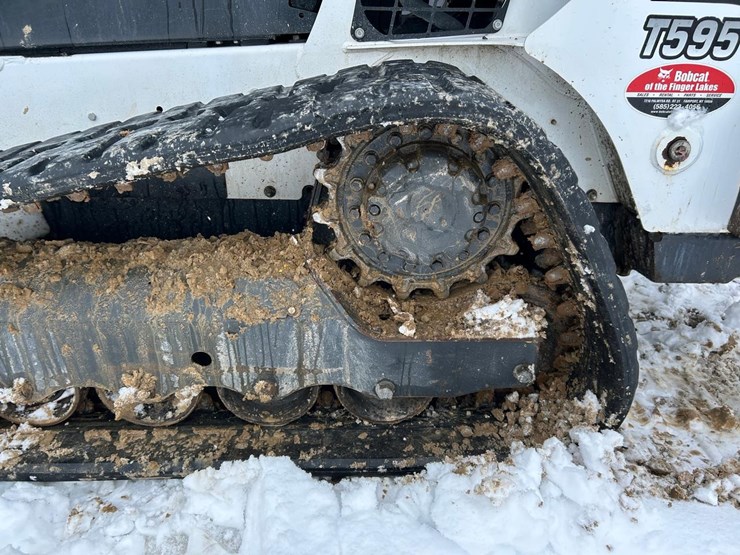 2020-bobcat-t595-image-19