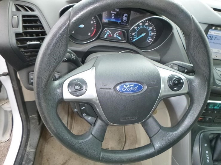 2016-ford-escape-image-12