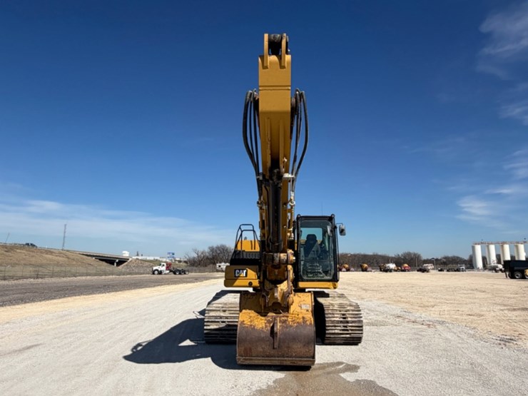 caterpillar-330gc-image-2