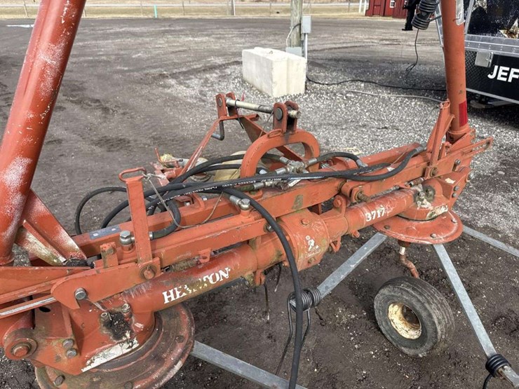 hesston-3717-image-9