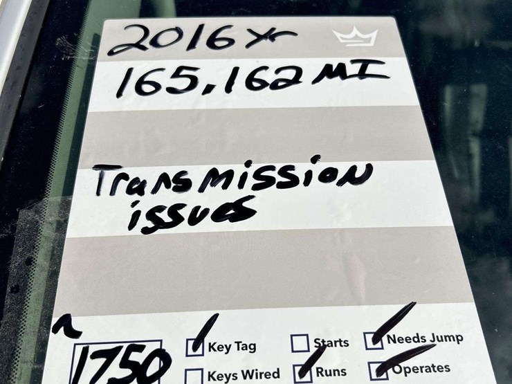 2016-chrysler-town-&-country-image-31