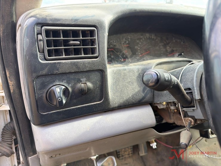 2001-ford-f650-image-35