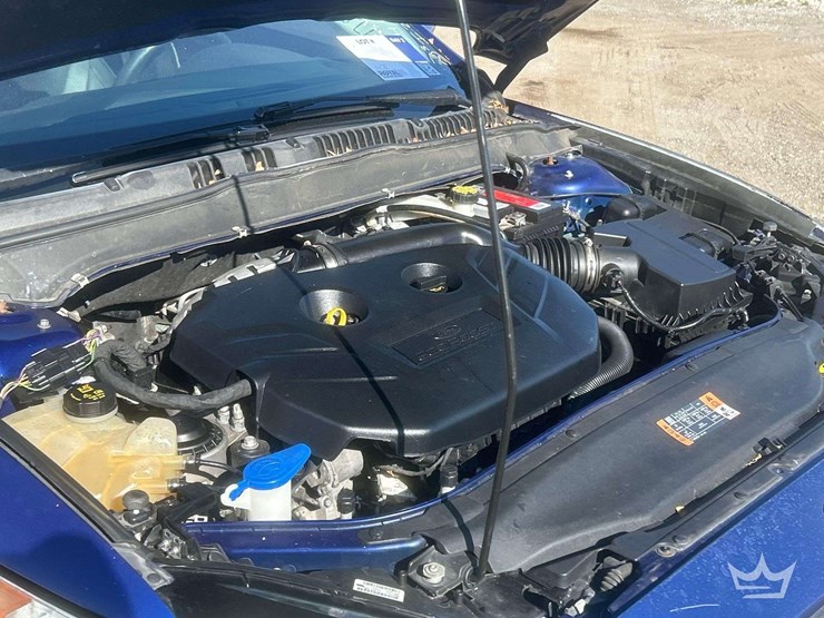 2016-ford-fusion-titanium-sedan-image-8