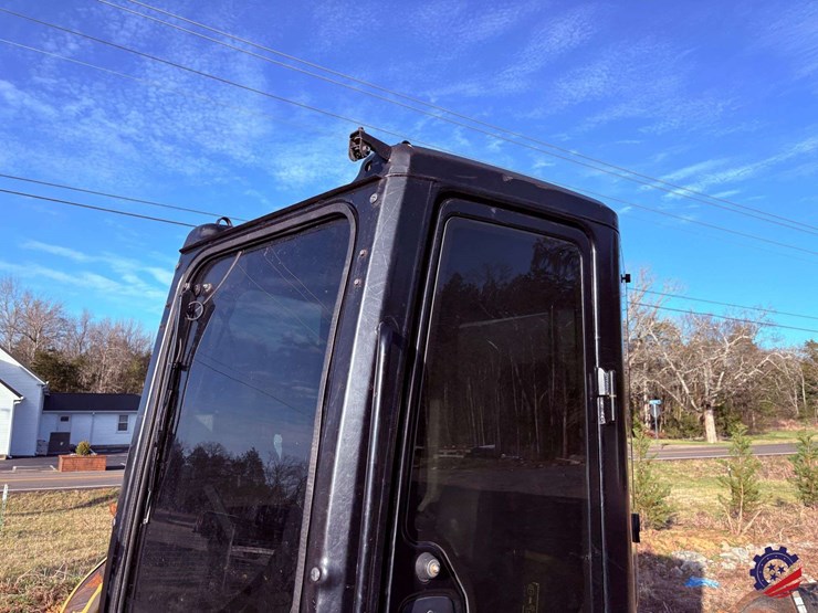 2016-cat-305e2-mini-excavator-image-61