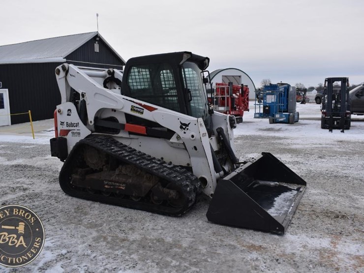 2021-bobcat-t870-image-64