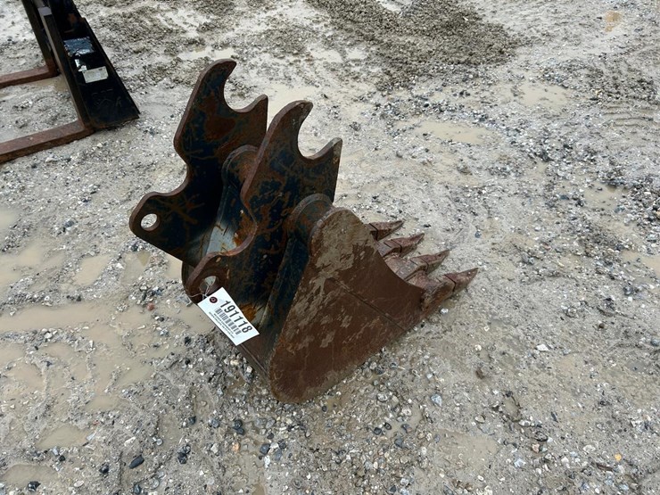 18”-excavator-bucket-for-kubota-image-4