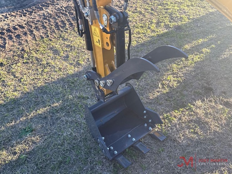 new/unused-findustry-xz20r-mini-excavator-image-6