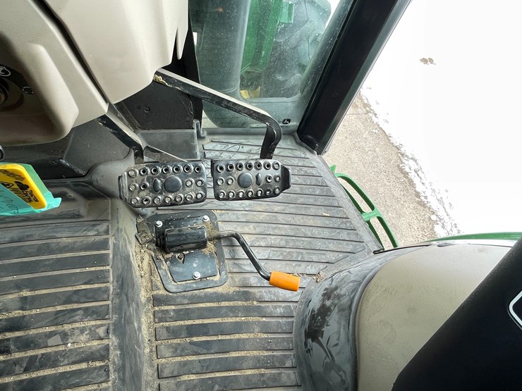 2015-john-deere-5075e-image-53