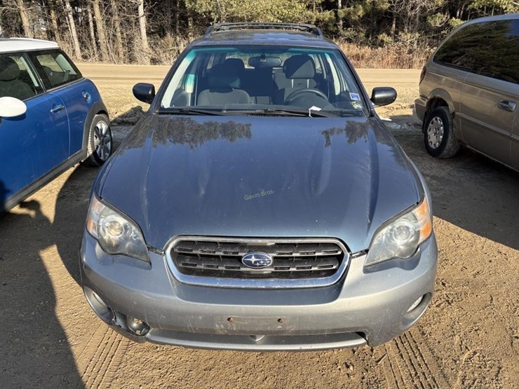 2005-subaru-outback-suv-image-2