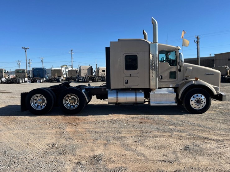 2014-kenworth-t800-image-4