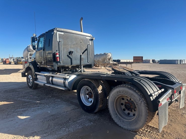 2015-western-star-4900-image-4