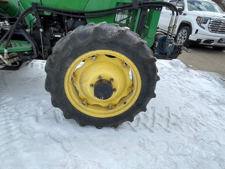 2001-john-deere-5205-image-41