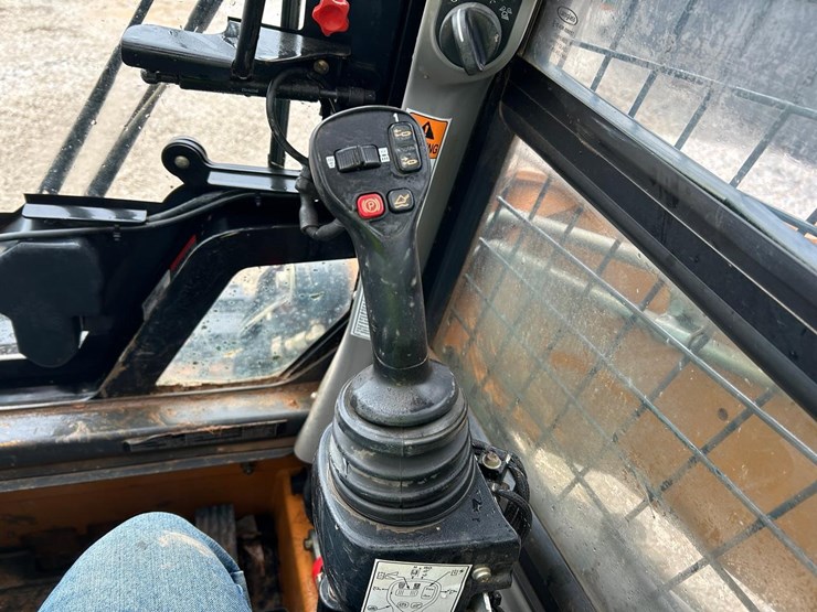 2021-case-tv450b-image-23