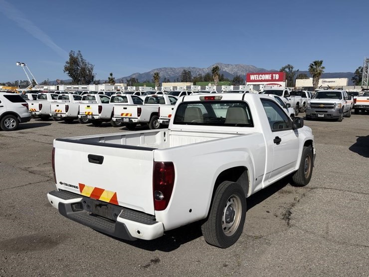 2011-chevrolet-colorado-image-3